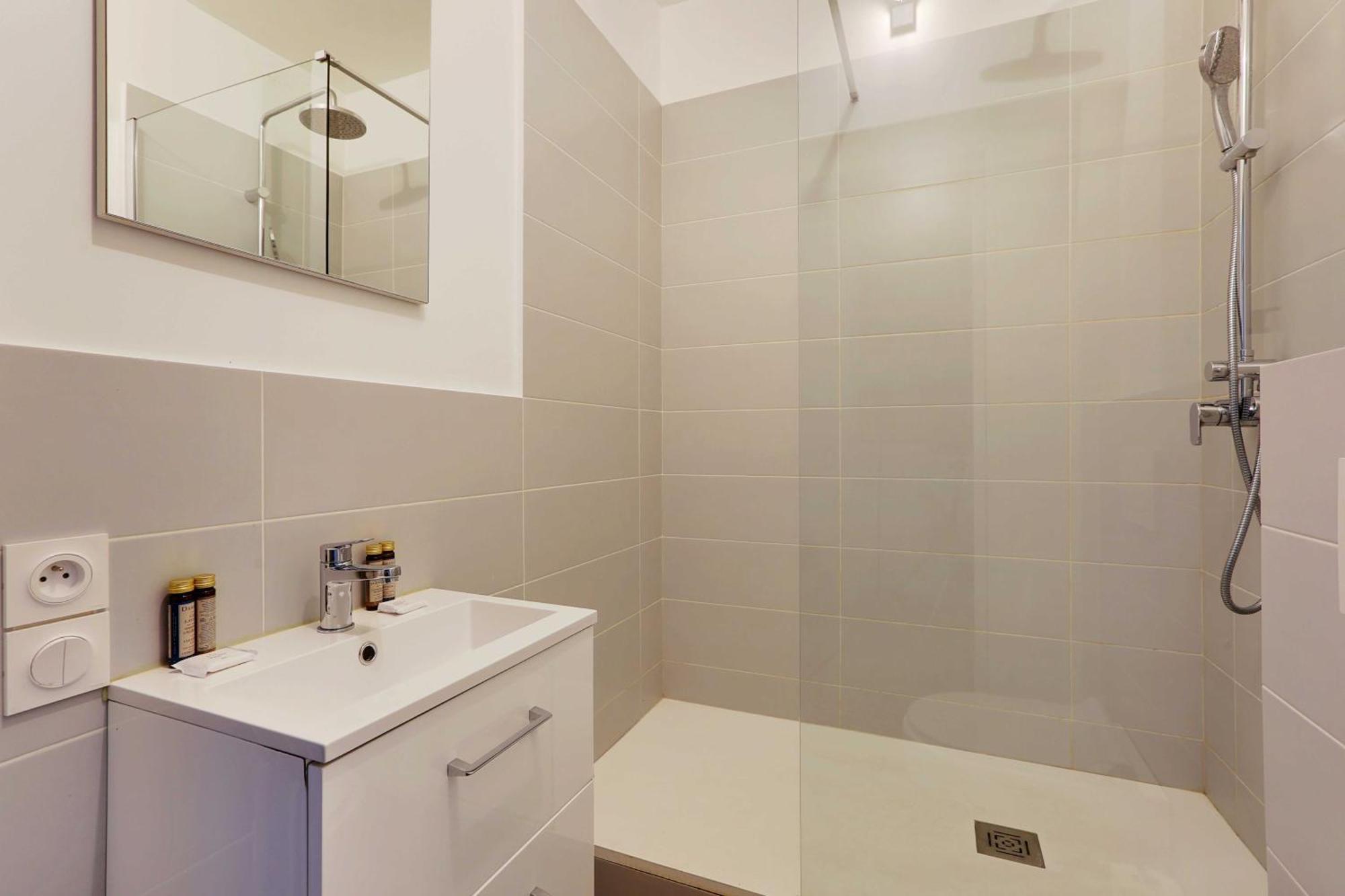 Spacious Apartment - 4Br-10P Montmartre Paris Luaran gambar